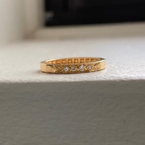 14K GOLD HERITAGE RING WITH 4 BABY DIAMONDS